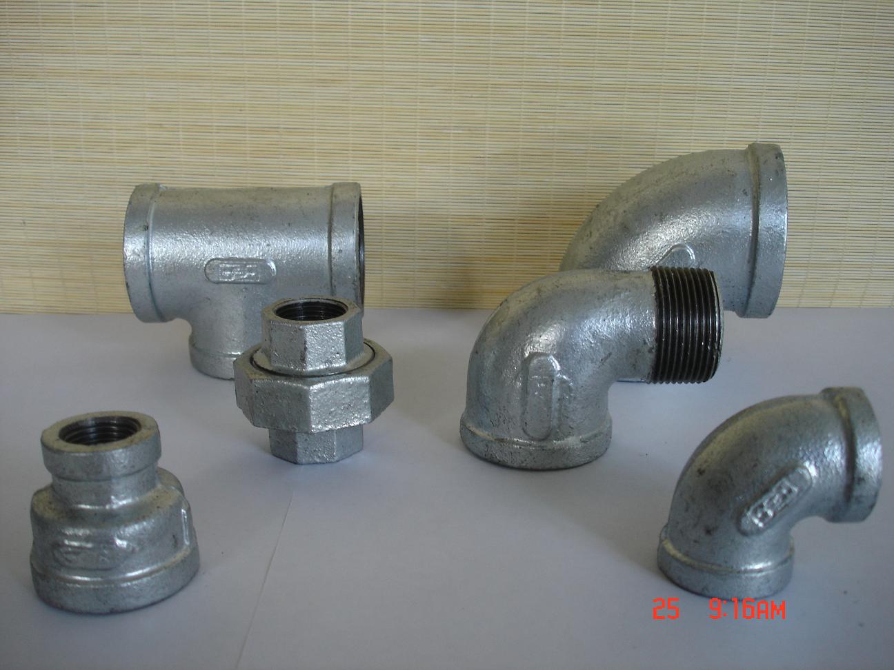 Malleable iron pipe fittings